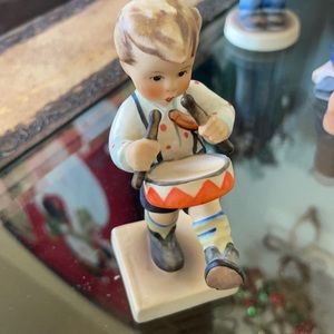 Gobel little drummer boy